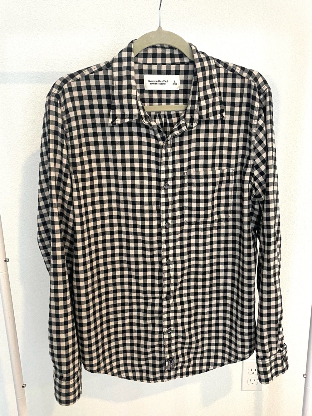 Abercrombie & Fitch Black and White Gingham Button-Down Shirt